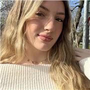 Actualmente estoy en la universidad y he cursado Bachillerato de ciencias sociales, y estoy interesada en dar clases a niñ@s